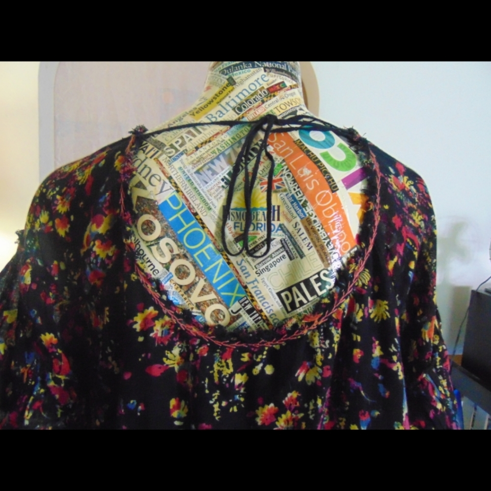 EUC. FREE PEOPLE- Abstract Peasant Top Size Med. - Picture 8 of 12